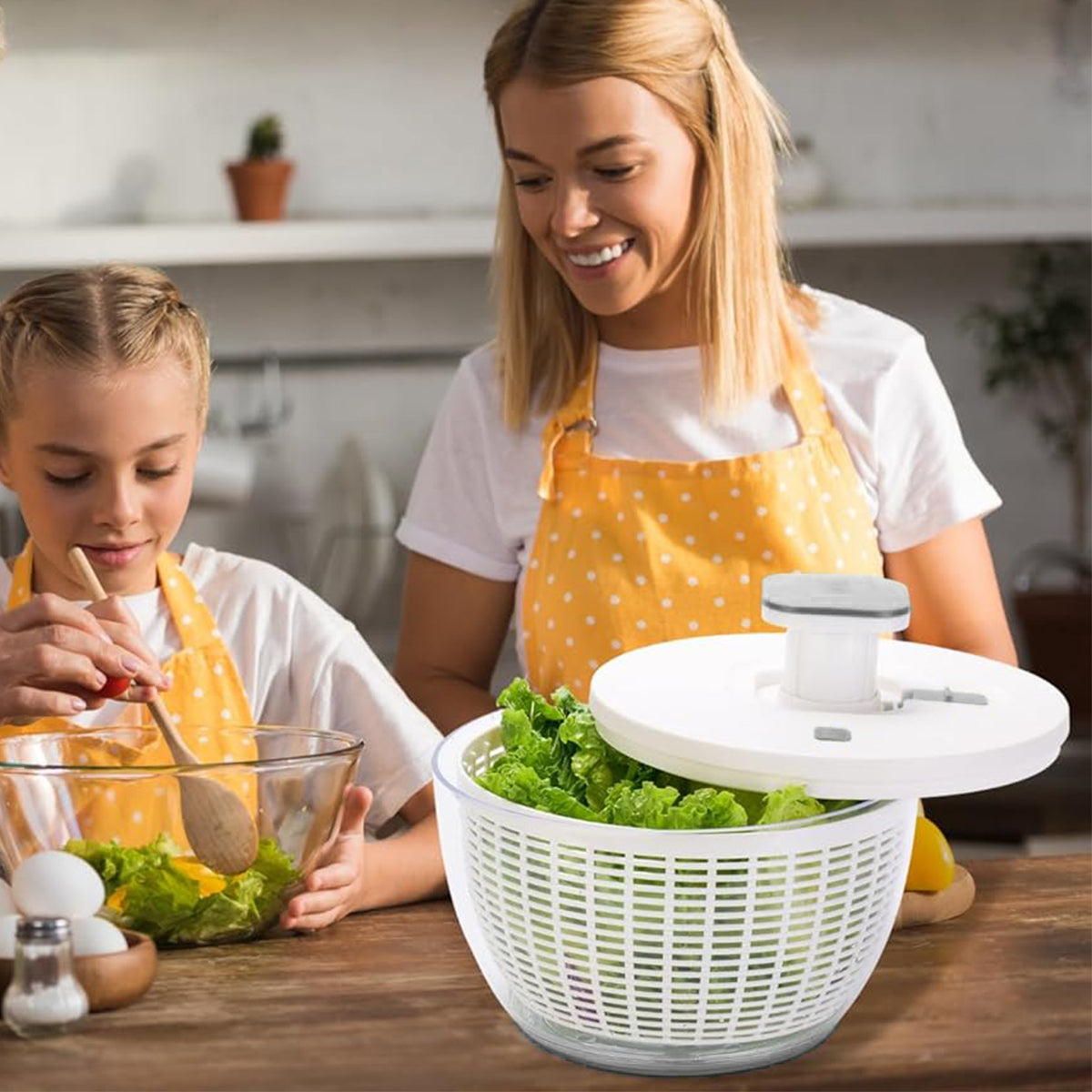 One-Handed Salad Spinner & Vegetable Dryer– Press Type
